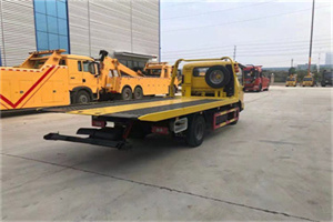 康马非事故拖车