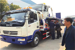 康马汽车道路救援拖车价格